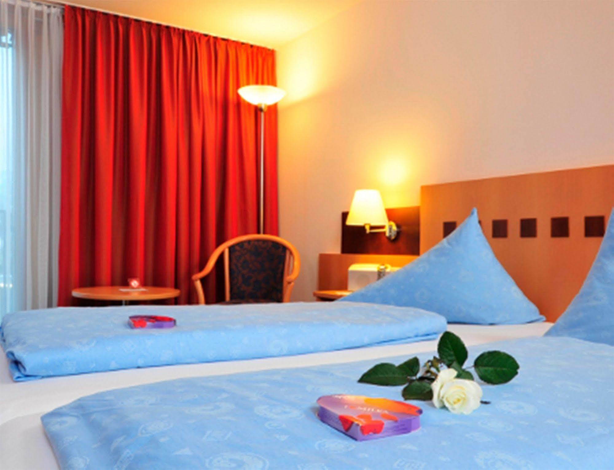 Hotel Weisses Kreuz Feldkirch Bagian luar foto