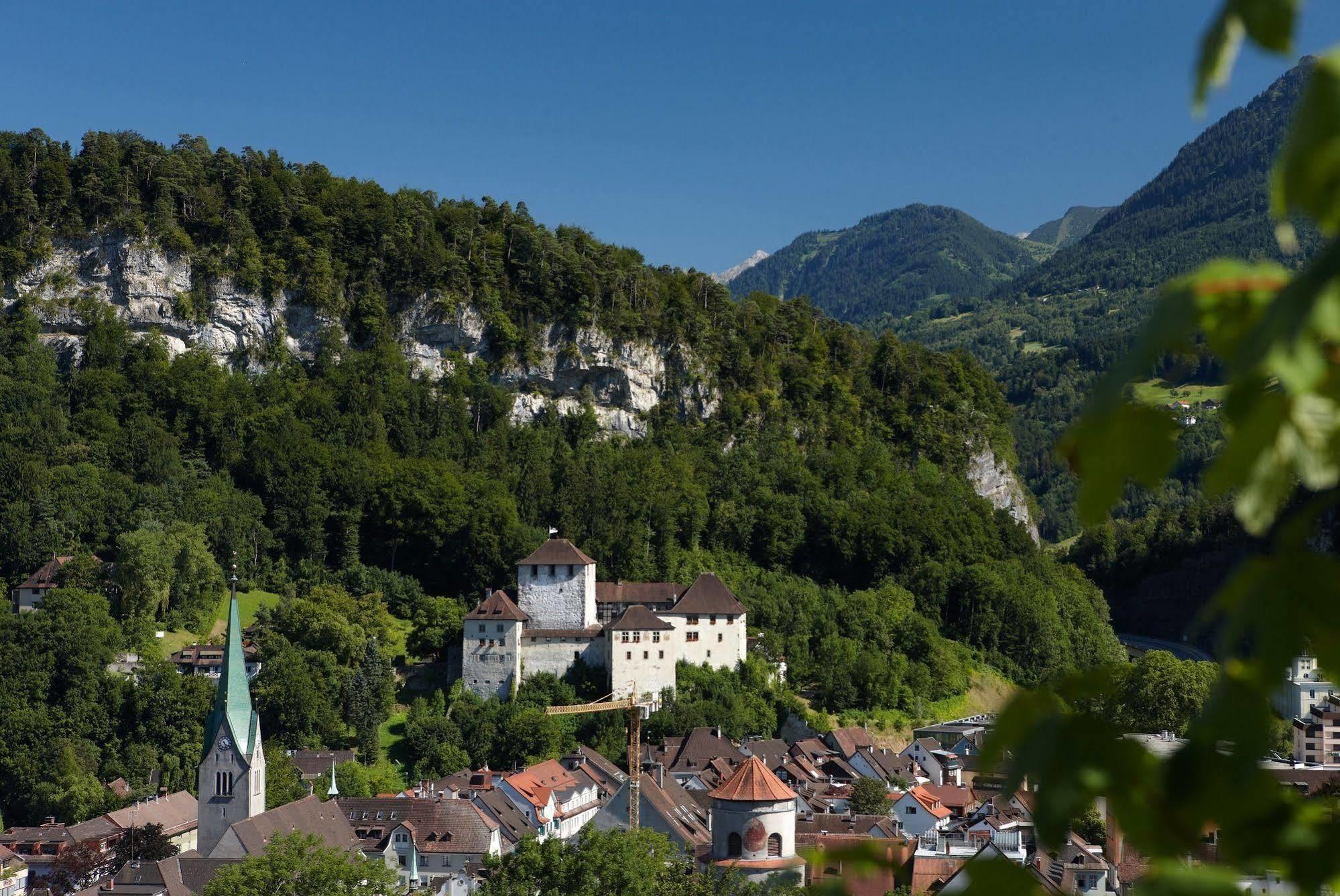Hotel Weisses Kreuz Feldkirch Bagian luar foto