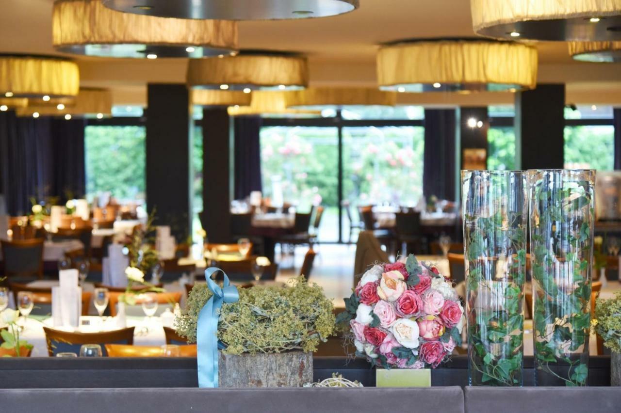 Hotel Weisses Kreuz Feldkirch Bagian luar foto