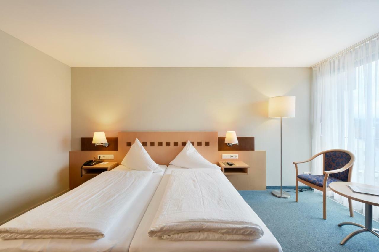 Hotel Weisses Kreuz Feldkirch Bagian luar foto