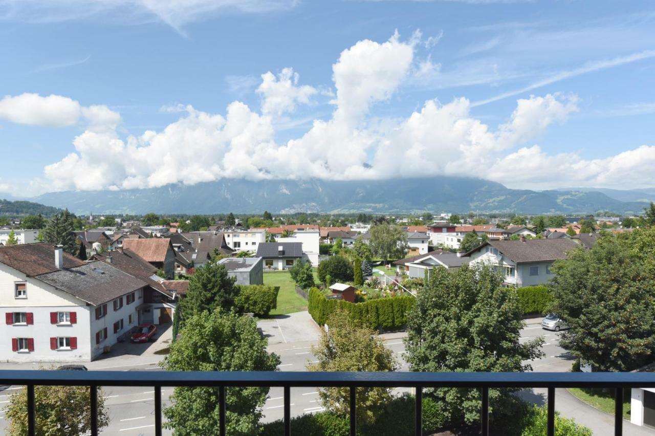Hotel Weisses Kreuz Feldkirch Bagian luar foto