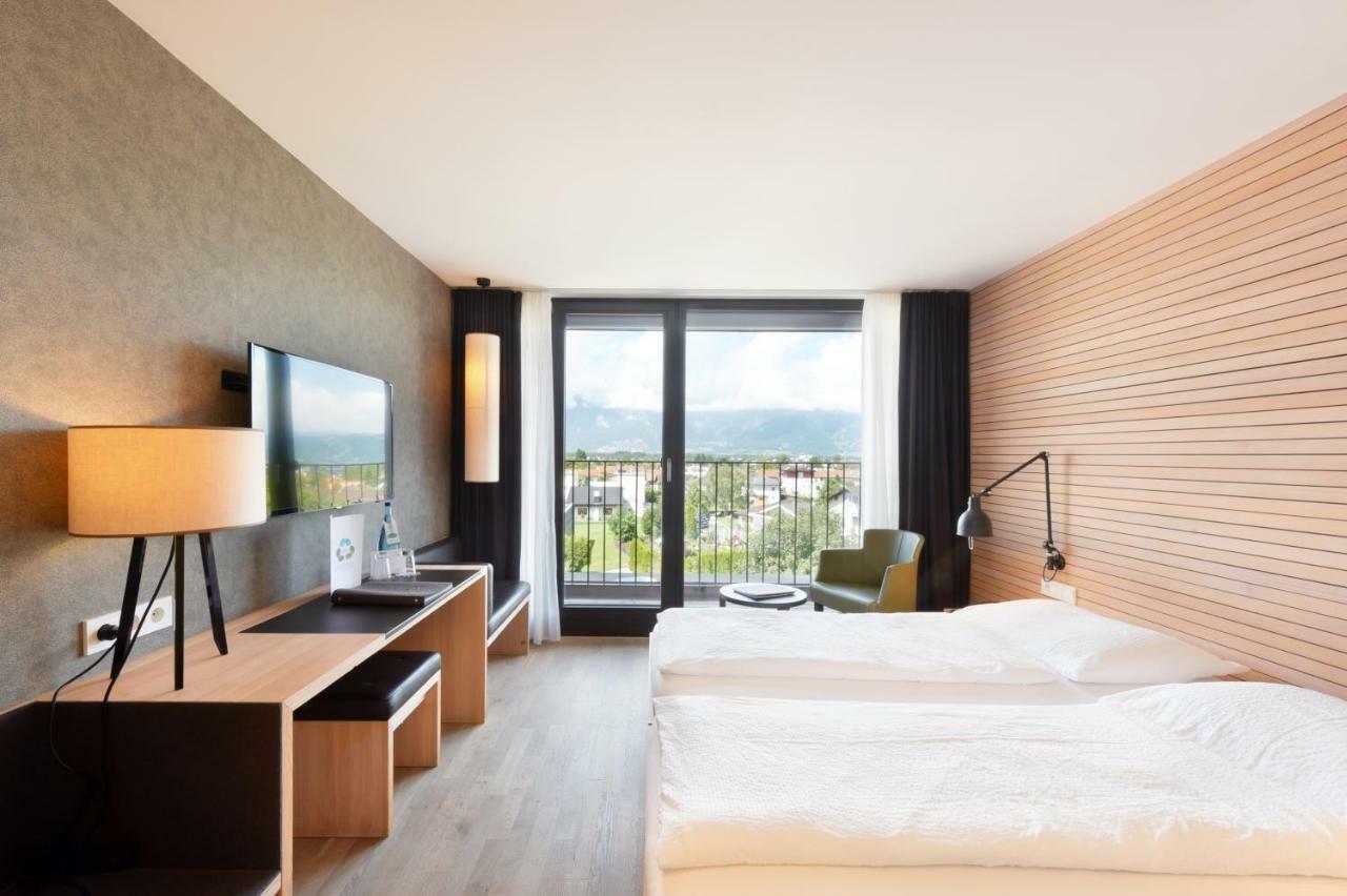 Hotel Weisses Kreuz Feldkirch Bagian luar foto
